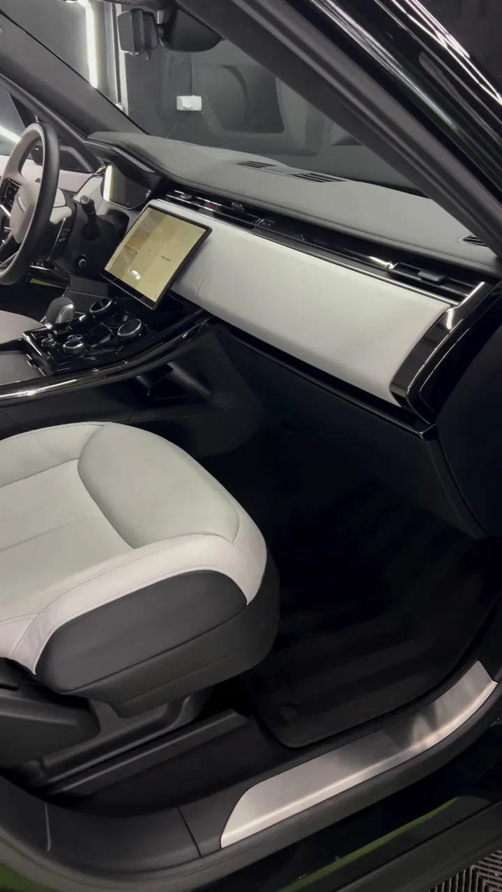 Čistý interiér SUV
